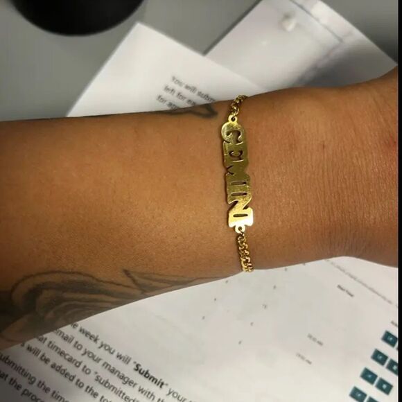 - ⭐️10k Gold Constellation Nameplate Bracelet / Anklet Figaro Style Chain - Picture 12 of 16